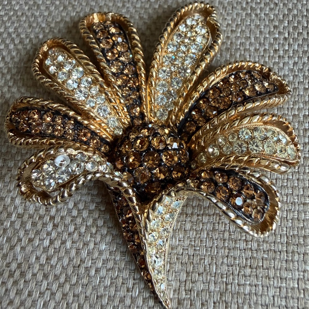 Rare Boucher Le Couturier Flower Brooch